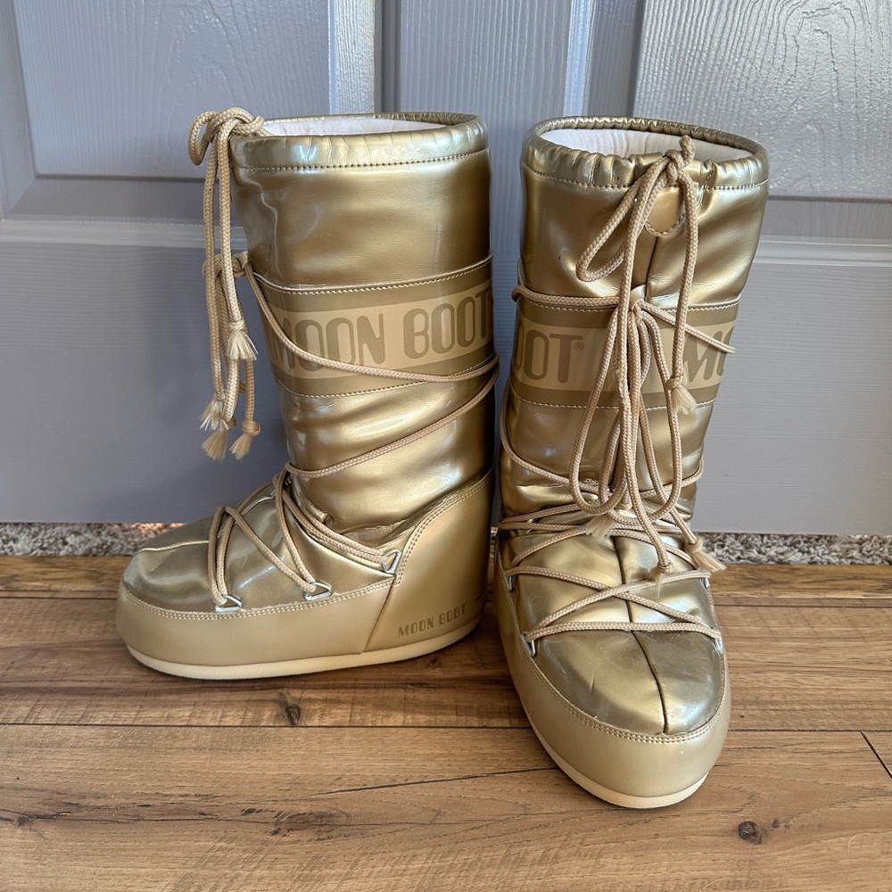 Moon Boot Women's Metallic Gold Winter Boots
